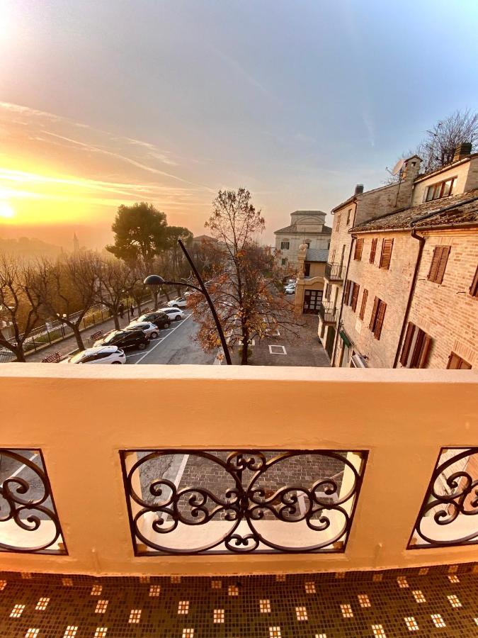 B&B Terrazza Sul Borgo Mogliano ภายนอก รูปภาพ